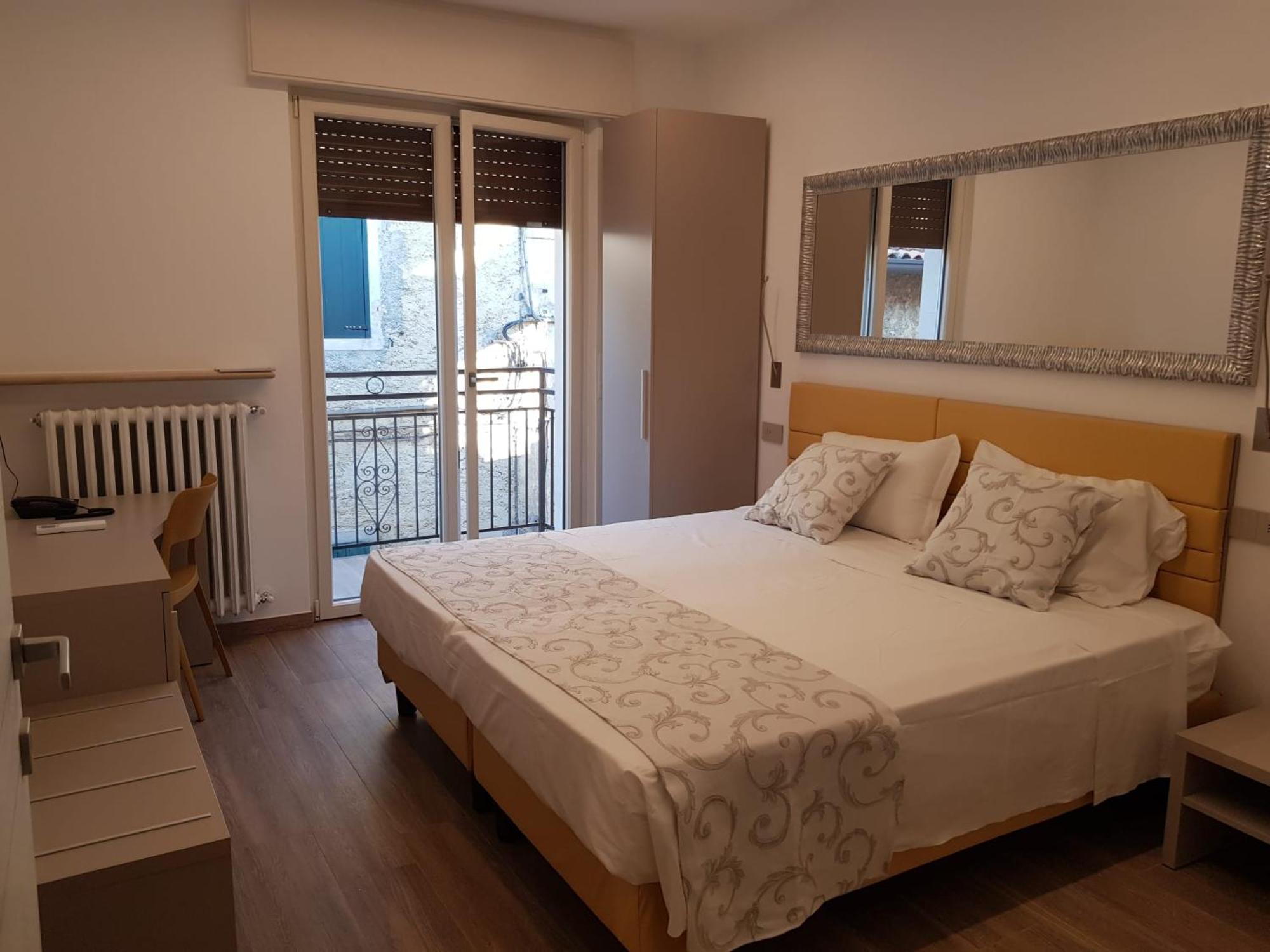Hotel Pace Brenzone sul Garda Dış mekan fotoğraf