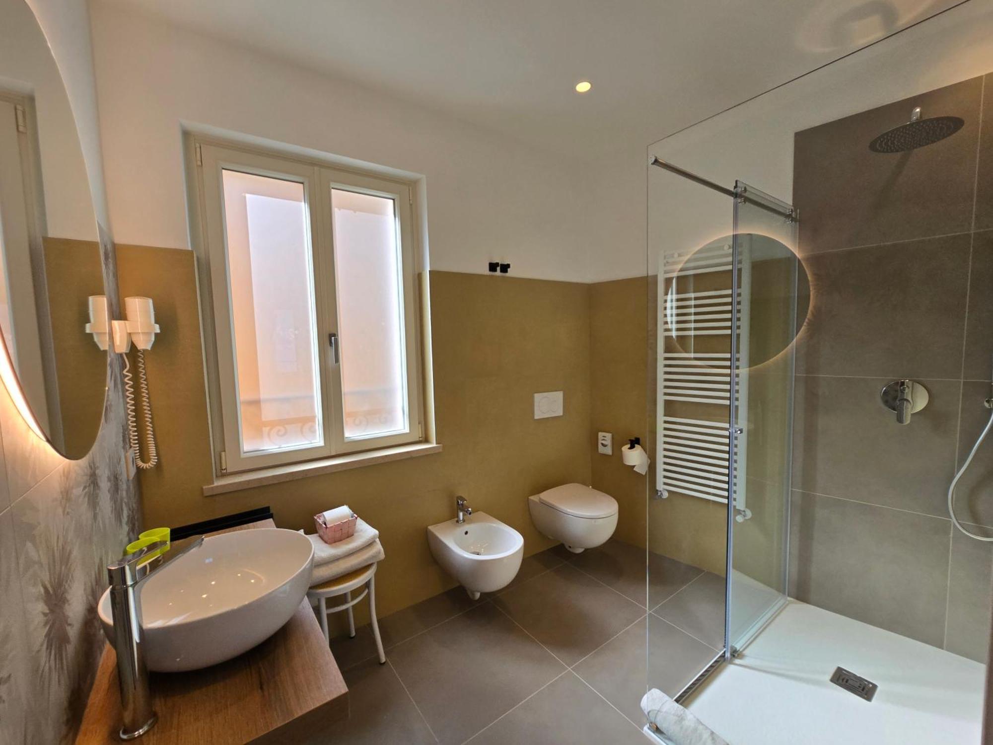 Hotel Pace Brenzone sul Garda Dış mekan fotoğraf