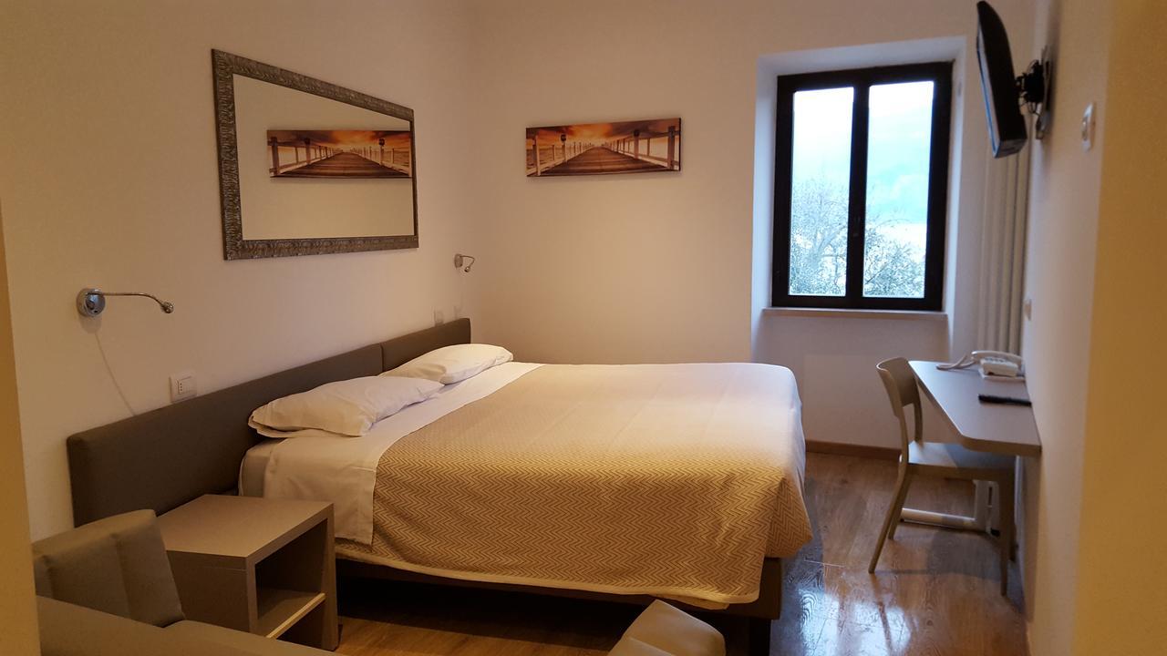 Hotel Pace Brenzone sul Garda Dış mekan fotoğraf